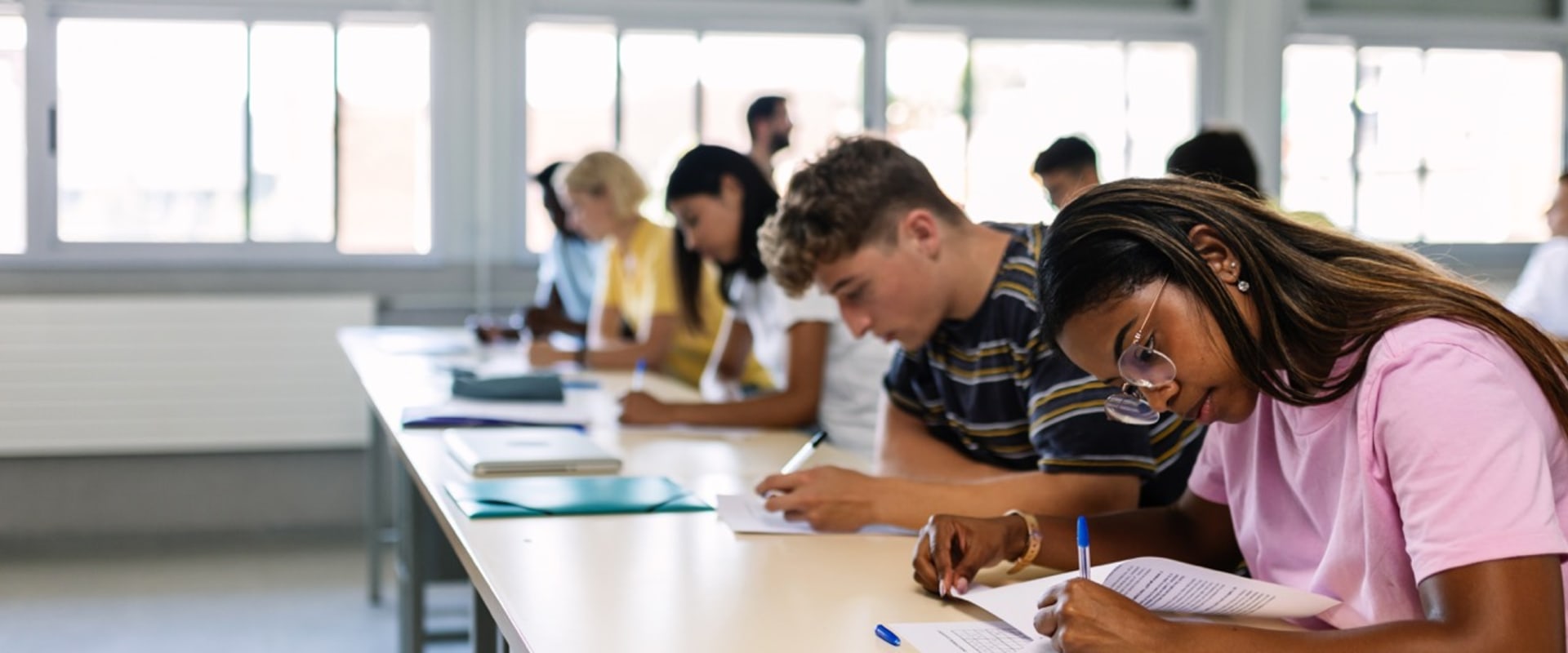 A Comprehensive Guide to Finding the Right TOEFL and IELTS Tutors in the UK