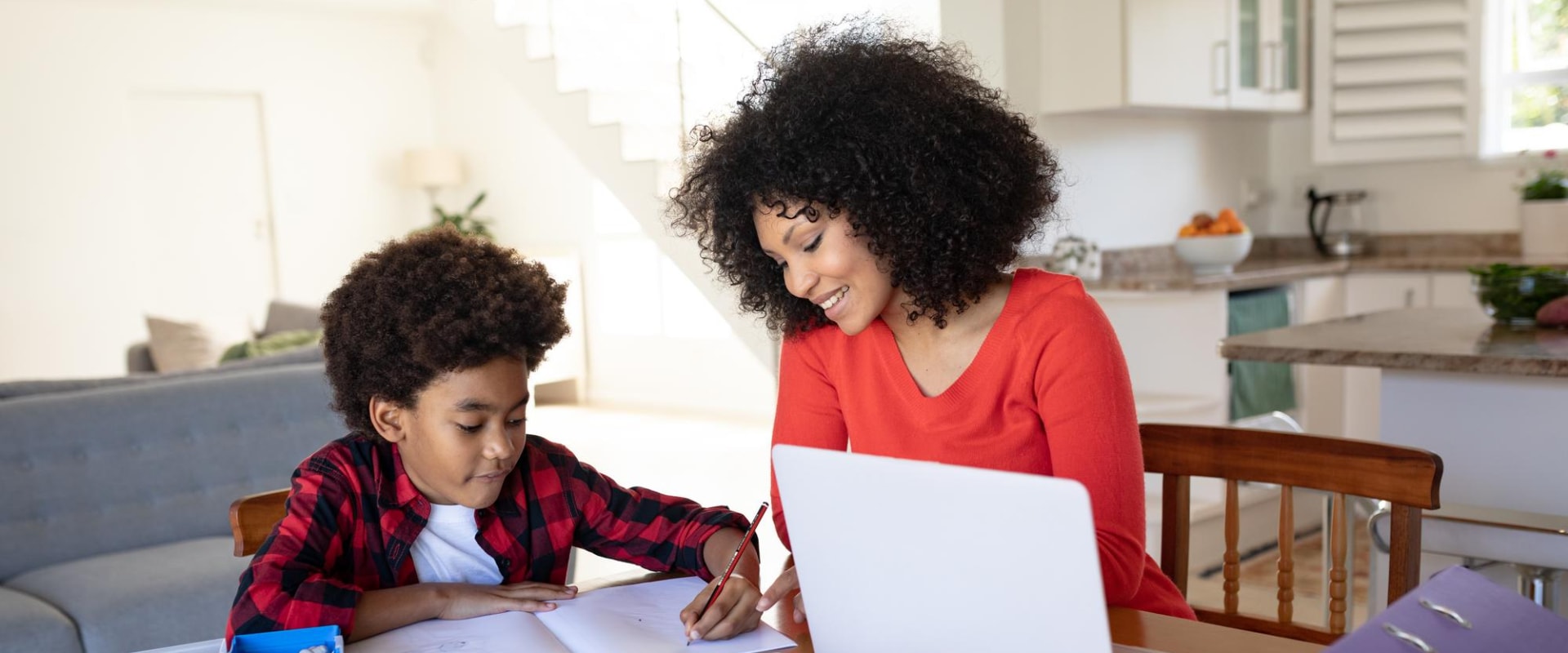 Tailored Learning Materials: The Ultimate Guide to Finding the Right Private Tutor or Educational Platform in the UK